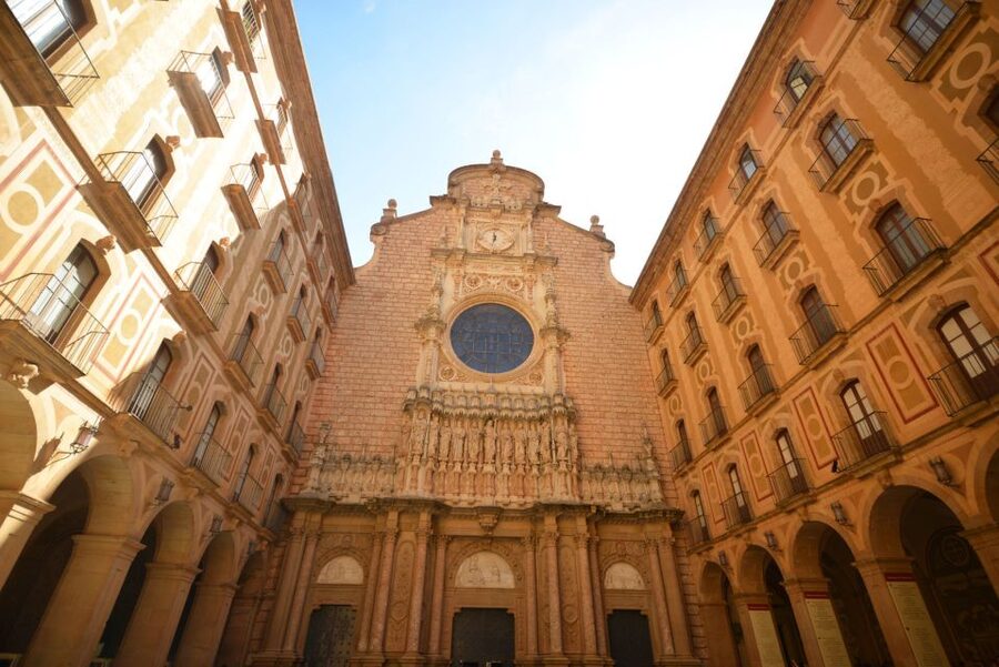 Barcelona: Montserrat & Sagrada Familia Guided Tour - Returning to Barcelona for a proper break