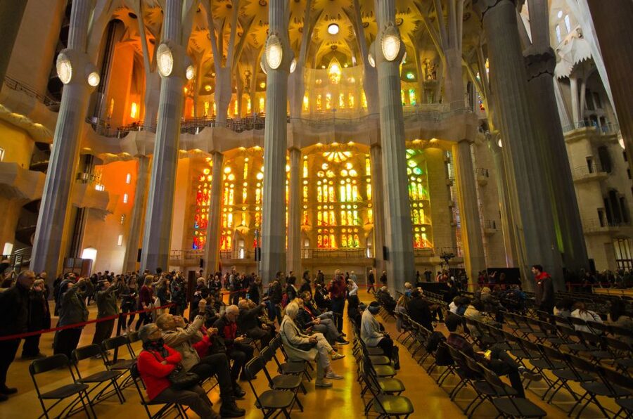 Barcelona: Montserrat & Sagrada Familia Guided Tour - Dress rules and practical comfort