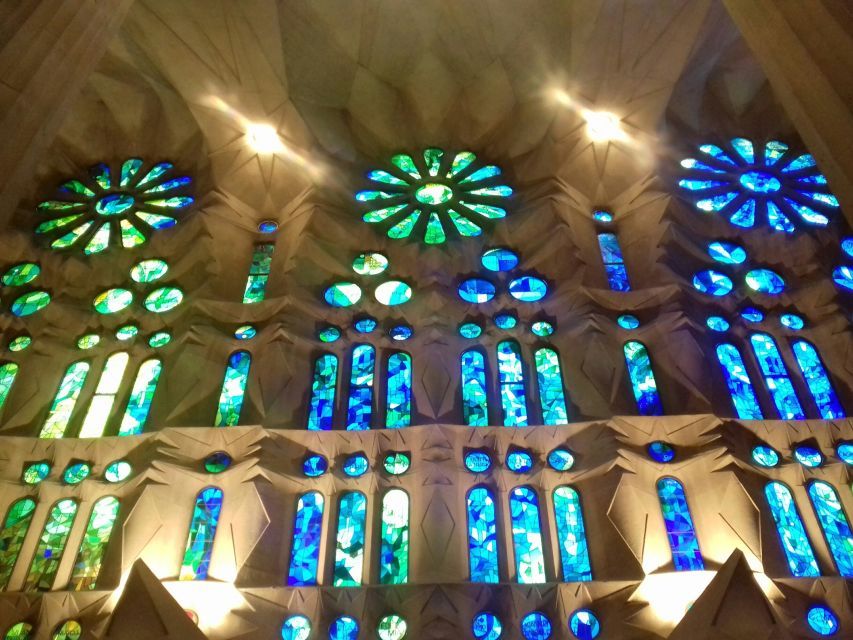 Barcelona: Montserrat & Sagrada Familia Guided Tour - How the $141 price works for you