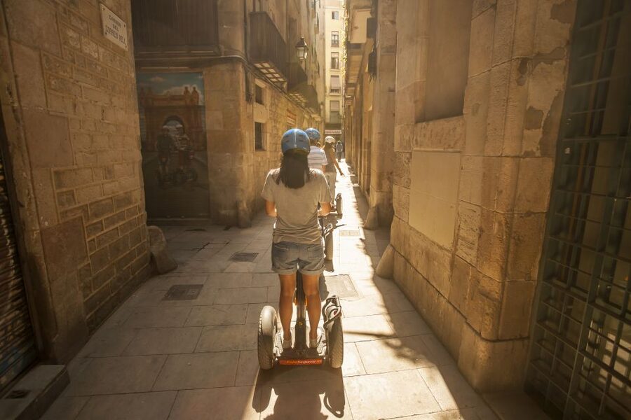 Barcelona: Old Port and Gothic Quarter Guided Segway Tour - Through Parc de la Ciutadella to Arc de Triomf
