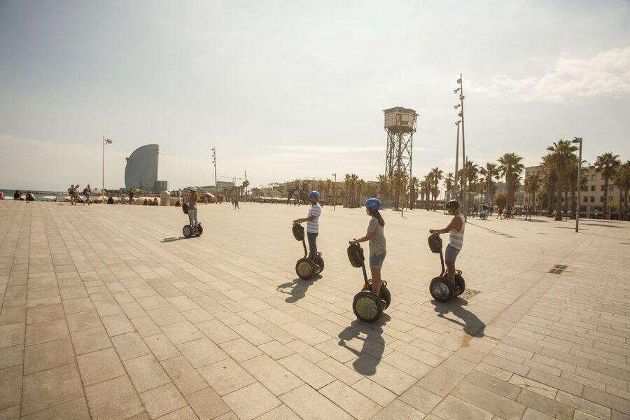 Barcelona: Old Port and Gothic Quarter Guided Segway Tour - Guides, group size, and the personal touch