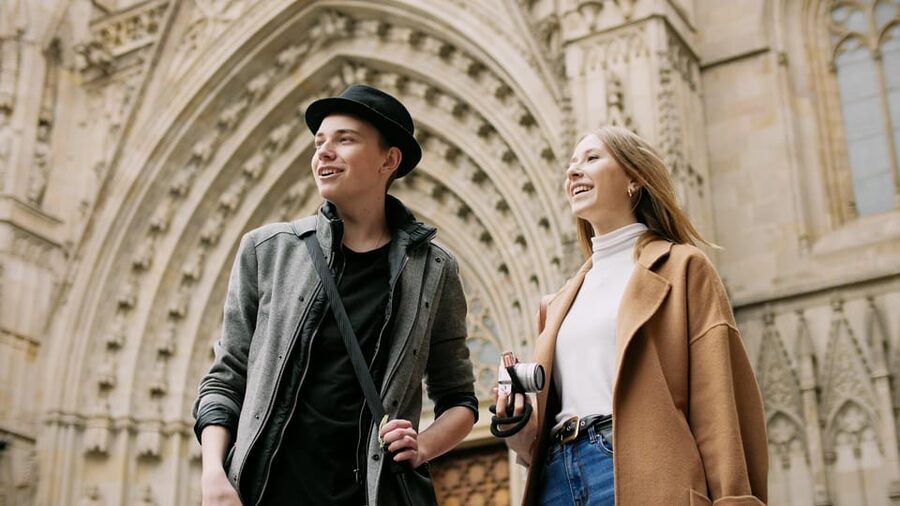 Barcelona: Old Town Walking Tour with Optional Casa Batlló - Medieval lanes in the Gothic Quarter