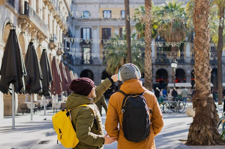 Barcelona: Old Town Walking Tour with Optional Casa Batlló - Physical demands and who should book