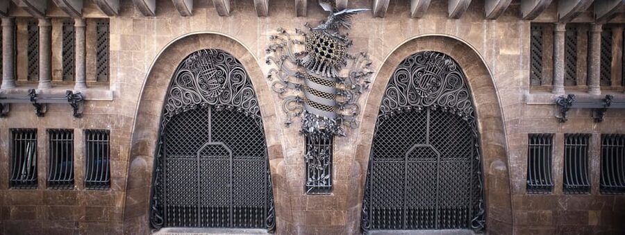 Barcelona: Palau Güell by Gaudí Entrance Ticket - Rooms where decoration does the talking