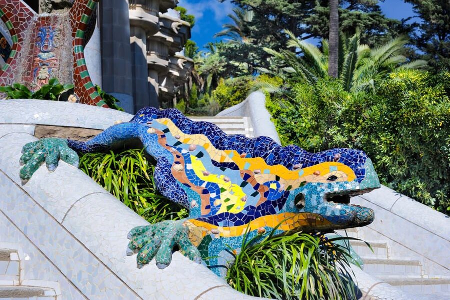 Barcelona: Park Güell and Gaudí House Museum Entry Ticket - Exploring the terraces, columns, and mosaic details