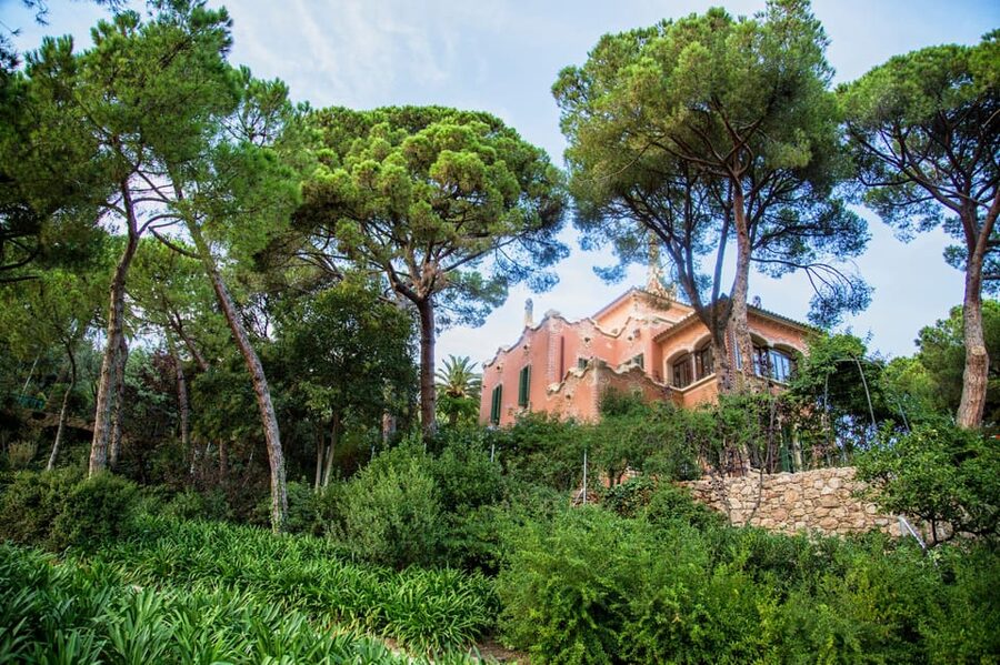 Barcelona: Park Güell and Gaudí House Museum Entry Ticket - The quieter pleasure of wandering