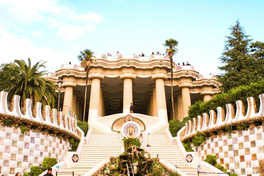 Barcelona: Park Güell & La Sagrada Familia Tickets and Tour - La Sagrada Família: light, scale, and Gaudí’s unfinished plan