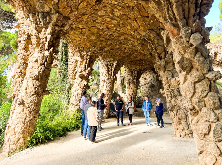 Barcelona: Park Güell & La Sagrada Familia Tickets and Tour - Park Güell: tile, curves, and city views