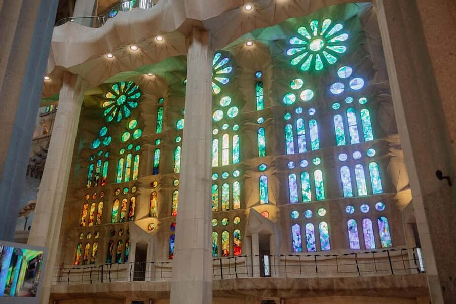Barcelona: Park Güell, Sagrada Familia, Cable Car & More - From Montjuïc’s hilltop to the coast