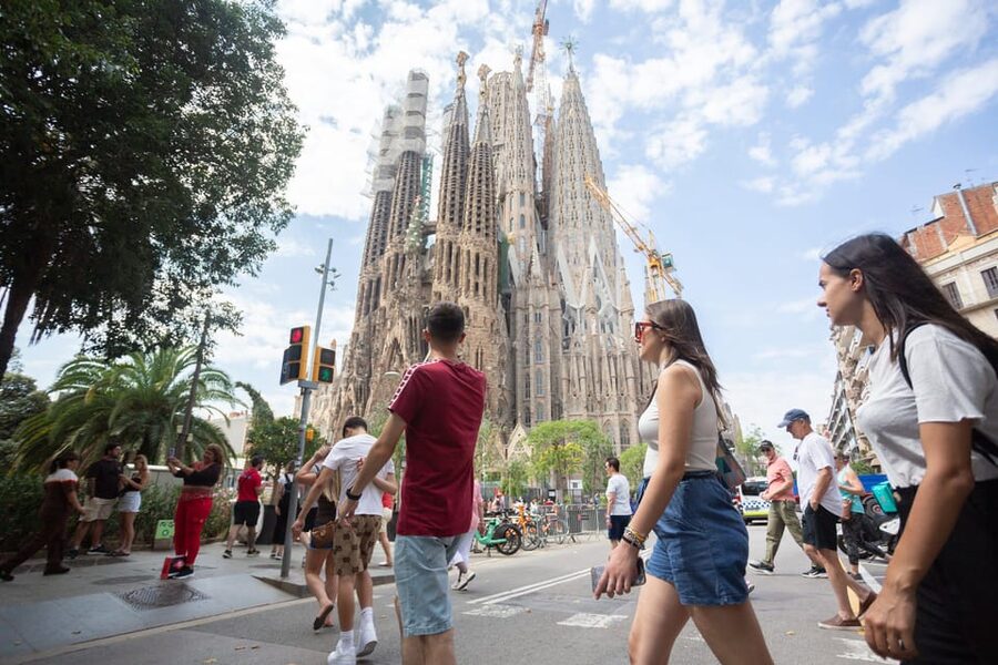 Barcelona: Park Güell & Sagrada Familia Guided Tour - Why these two Gaudí sights work well together