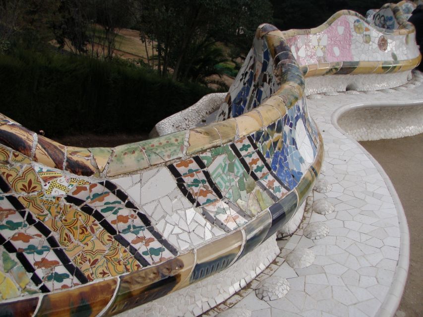 Barcelona: Park Güell & Sagrada Familia Guided Tour - How much value do you get for $105?