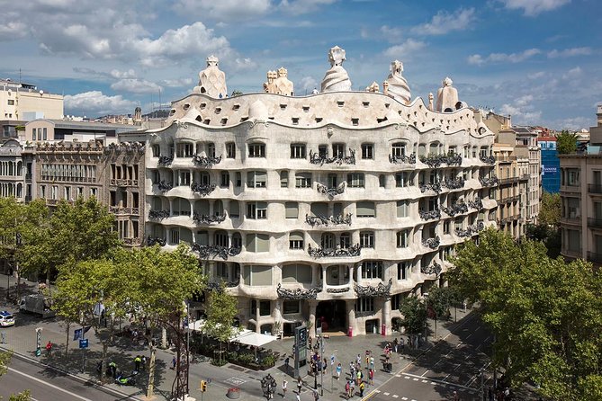 Barcelona Pass: Save up to 50% - Includes Sagrada Familia - Food walks, old quarters, and local flavor