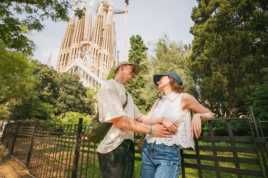 Barcelona: Photographic Madness at the Sagrada Familia - A personal photo session beneath Gaudí’s masterpiece