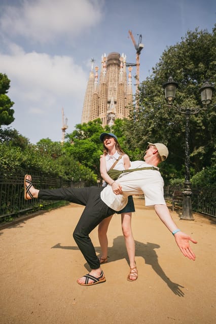 Barcelona: Photographic Madness at the Sagrada Familia - How the Sagrada Familia photo stop works