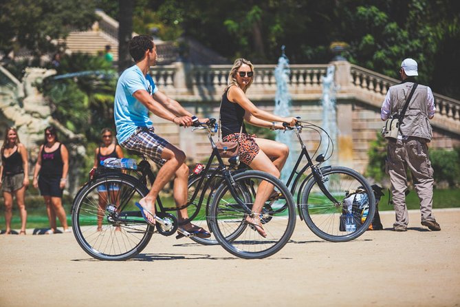 Barcelona Private Bike/eBike Tour & Sagrada Familia Tickets - Entering Sagrada Familia with fast-track admission