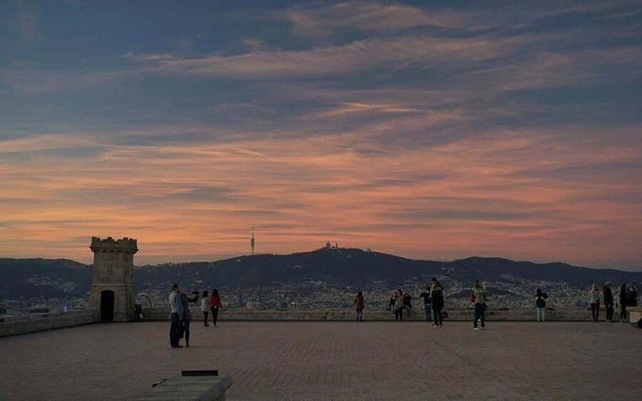Barcelona Private City Tour: Sagrada Familia & Highlights - Park Güell and the limits of a short visit