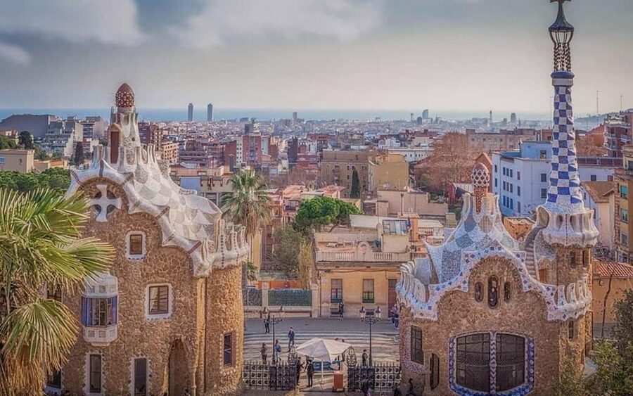 Barcelona Private City Tour: Sagrada Familia & Highlights - Montjuïc views and Tibidabo possibilities