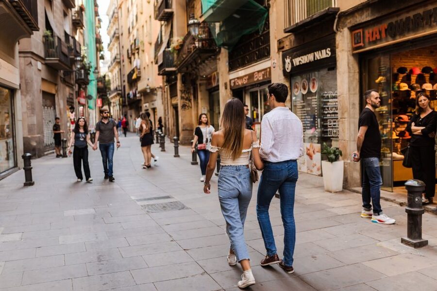 Barcelona: Private Custom Tour with a Local – Icons & Gems - Who may want a different tour