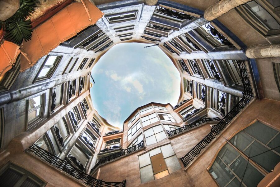Barcelona: Private Gaudi Tour to Casa Mila & Casa Vicens - Why this four-hour Gaudí route works