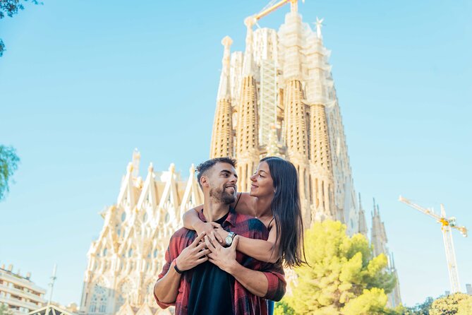 Barcelona : Private Photoshoot Outside Sagrada Familia - Who should book this experience?