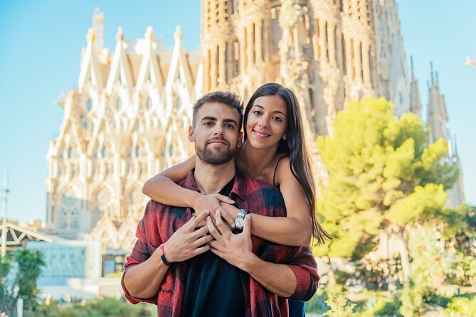 Barcelona : Private Photoshoot Outside Sagrada Familia - Why the private format works well