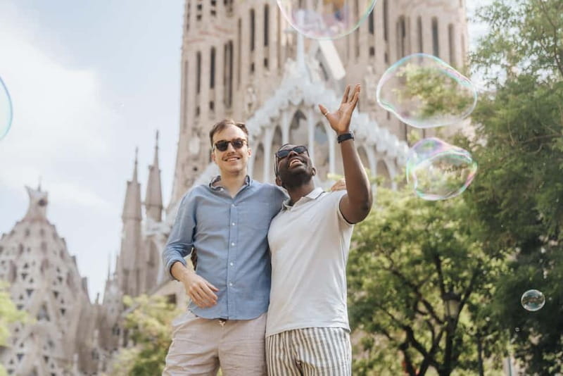 Barcelona: Private Sagrada Familia Photoshoot - The 30-minute option around the basilica