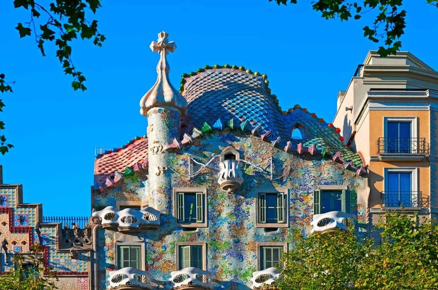 Barcelona: Private Tour of Casa Batllo with Reserved Access - What this Casa Batlló experience really is