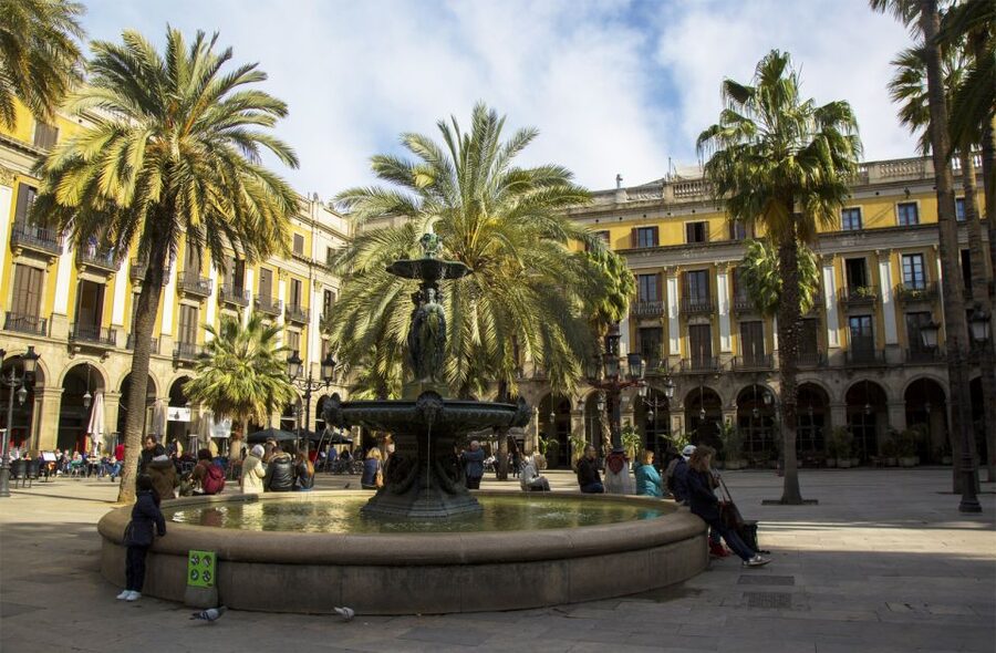 Barcelona: Private Tour of the Gothic Quarter - Should you book the Gothic Quarter tour?