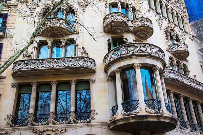 Barcelona Private Walking Tour through the City of Gaudi - The guides are the key part of the experience