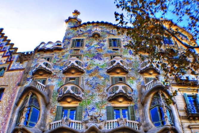 Barcelona Private Walking Tour with Skip the Line La Pedrera and Casa Batllo - Why this Gaudí-focused route works