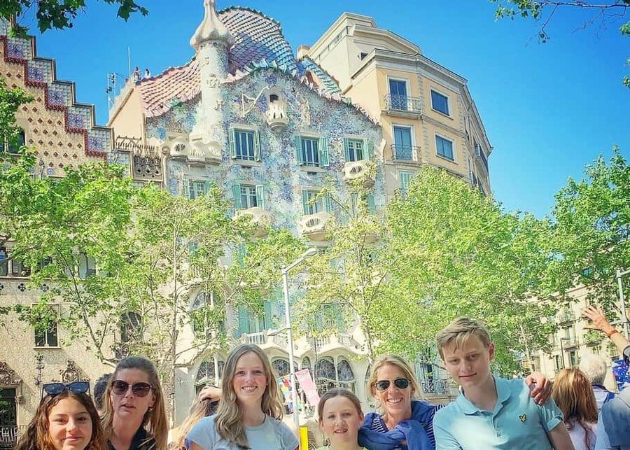 Barcelona: Ramblas, Old Town & Gaudí Houses Walking Tour - From Plaça de Catalunya into Barcelona’s old center