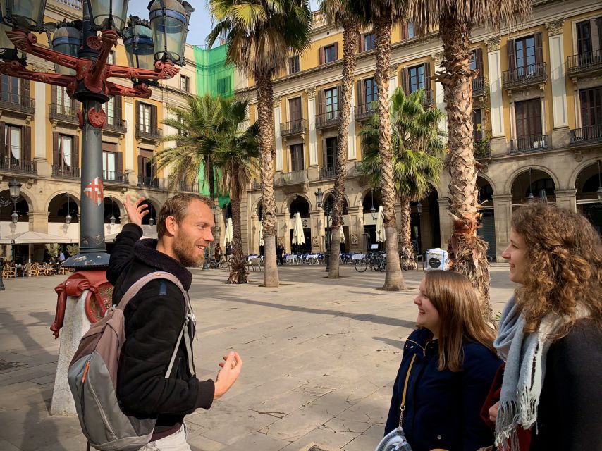 Barcelona: Ramblas, Old Town & Gaudí Houses Walking Tour - Passeig de Gràcia and Barcelona’s modernist ambition