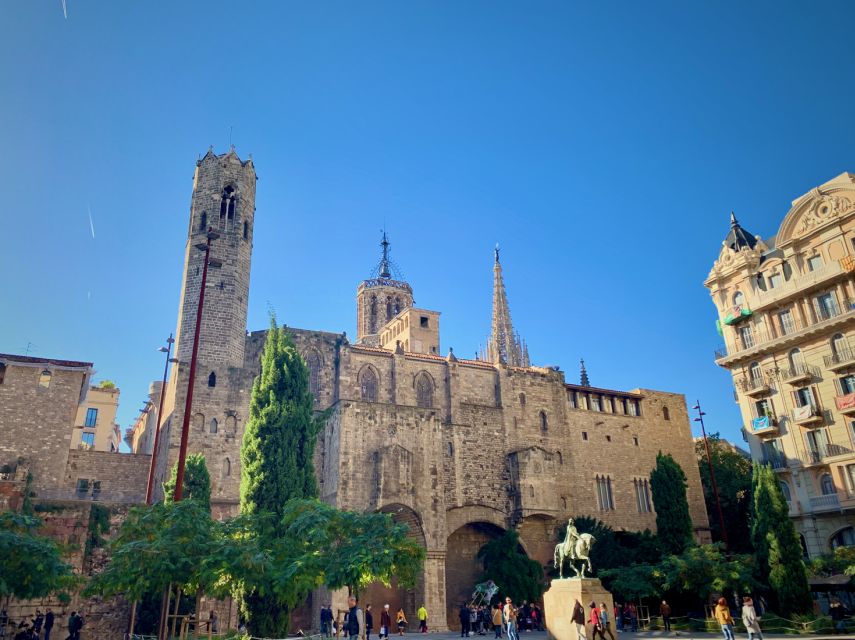Barcelona: Ramblas, Old Town & Gaudí Houses Walking Tour - Casa Batlló and the tour’s final impression