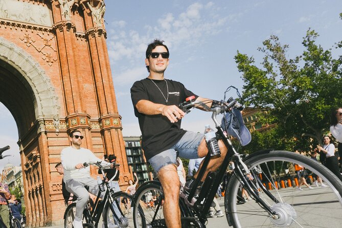 Barcelona’s Most Fun E-Bike Tour: Gaudí & City Stories - Parc de la Ciutadella and Barcelona’s first public park