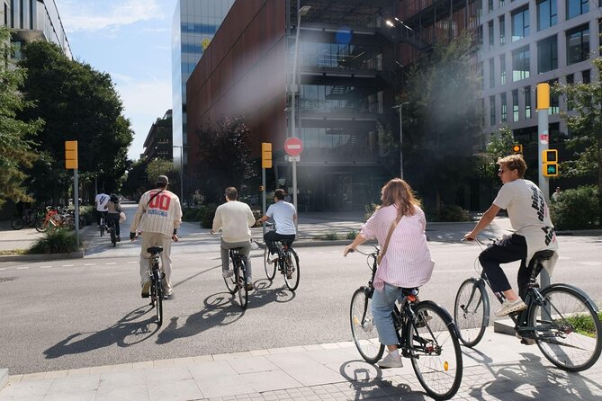 Barcelona’s Most Fun E-Bike Tour: Gaudí & City Stories - Arc de Triomf and the 1888 exposition