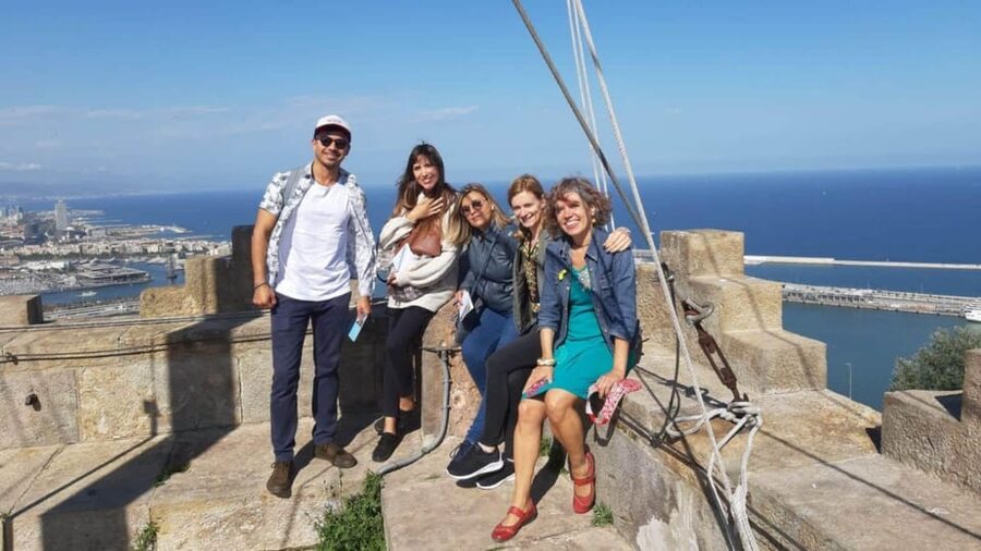 Barcelona: Sagrada Familia and City Tour with Hotel Pickup - What the guides add to the day
