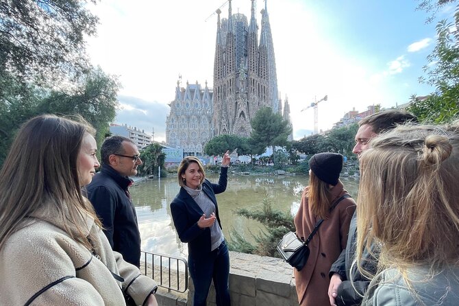 Barcelona Sagrada Familia and Guell Park drink and tapa - A smart way to see Barcelona’s two Gaudí icons