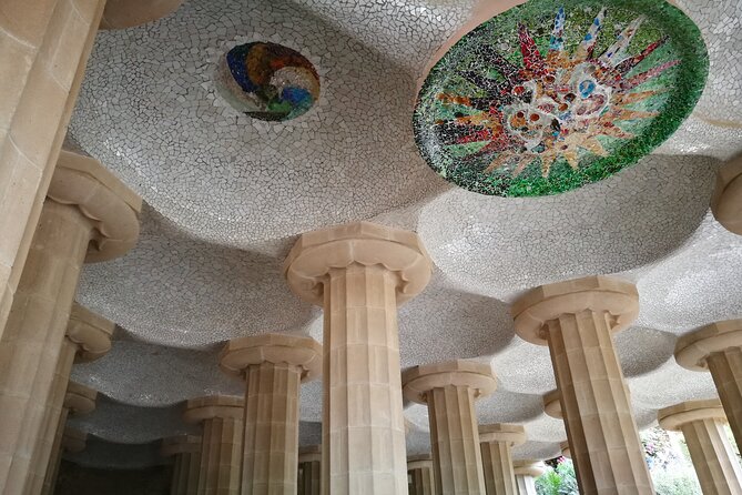 Barcelona Sagrada Familia and Guell Park drink and tapa - Who gets the best value from this tour?