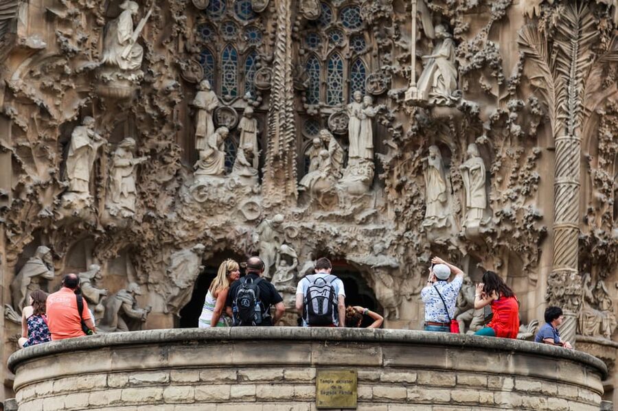 Barcelona: Sagrada Familia and Park Guell Combo Guided Tour - Key points to know before booking