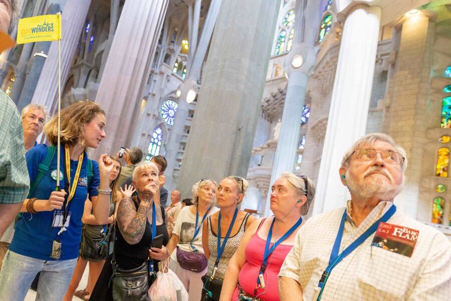 Barcelona: Sagrada Familia and Park Guell Combo Guided Tour - Park Güell and Gaudí’s playful side