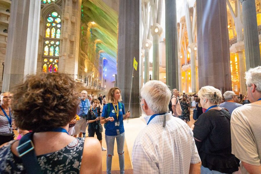 Barcelona: Sagrada Familia and Park Guell Combo Guided Tour - What the guides add