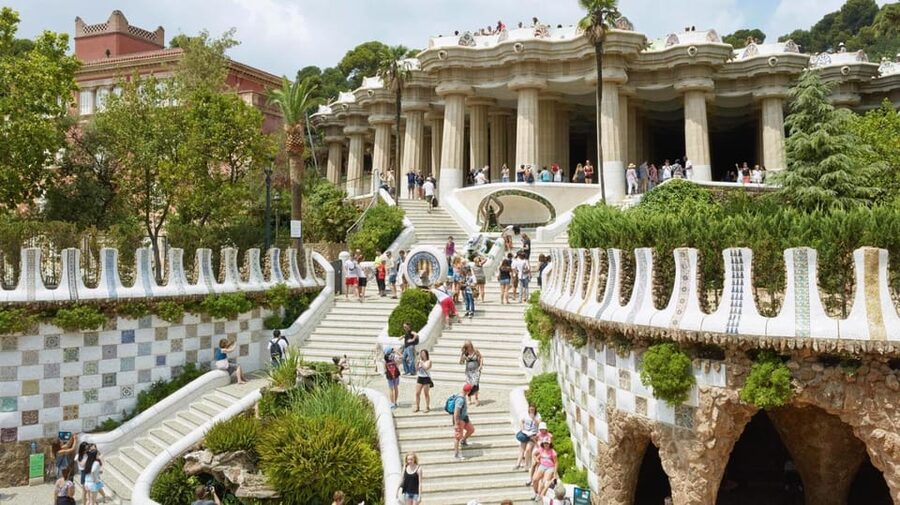 Barcelona: Sagrada Familia and Park Güell with Hotel Pickup - From the Old Port to Columbus Monument