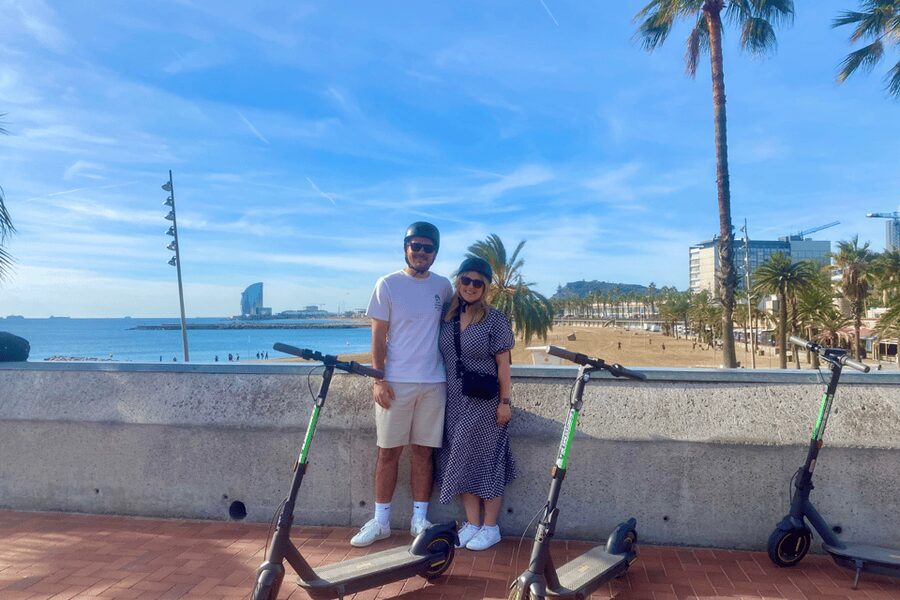 Barcelona: Sagrada Familia Electric Scooter or Bike Tour - Timing, language, and booking flexibility