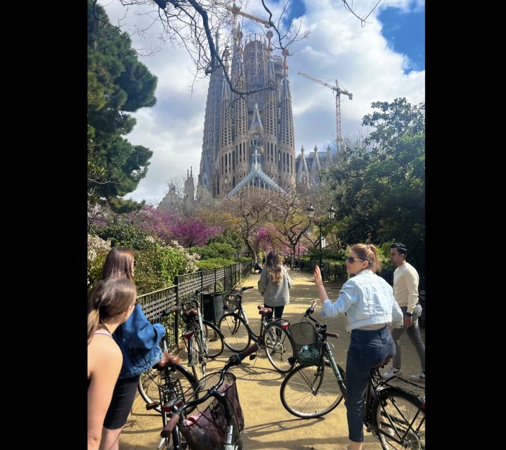 Barcelona: Sagrada Familia Electric Scooter or Bike Tour - La Monumental and Sagrada Familia