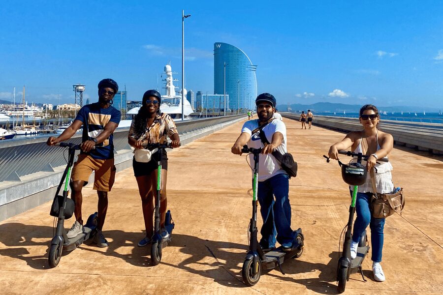 Barcelona: Sagrada Familia Electric Scooter or Bike Tour - Choosing between a bike, e-bike, and e-scooter