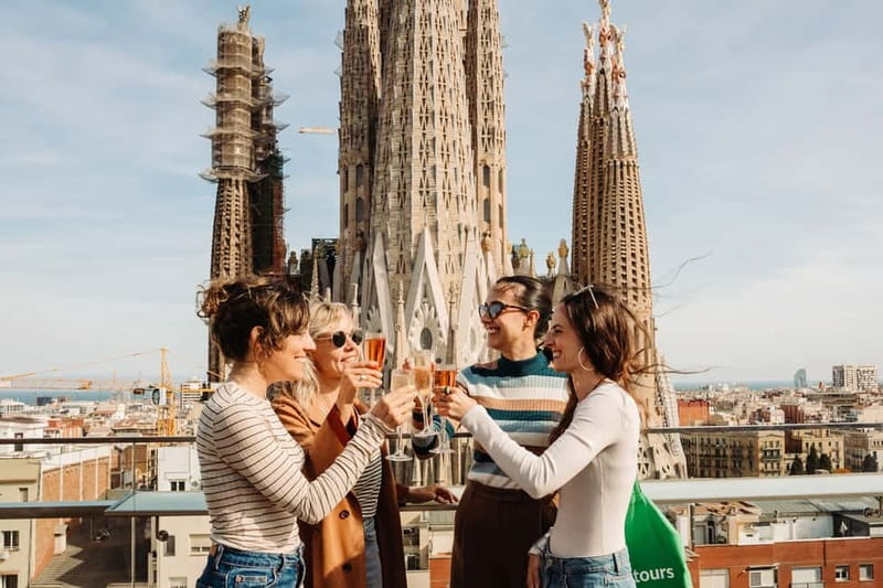 Barcelona: Sagrada Familia Evening Tour with Cava - Who should book this Sagrada Familia tour
