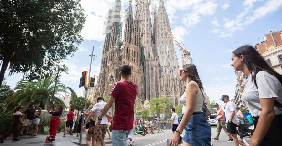 Barcelona: Sagrada Familia Fast-Track Guided Tour - Key points to know before booking