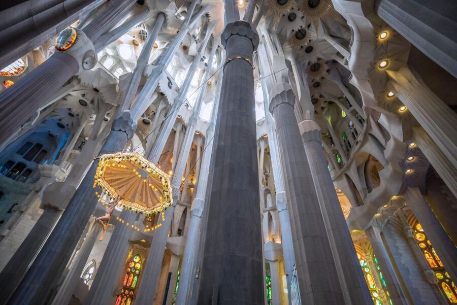 Barcelona: Sagrada Familia Fast-Track Guided Tour - Guides, headsets, and the quality of the explanation