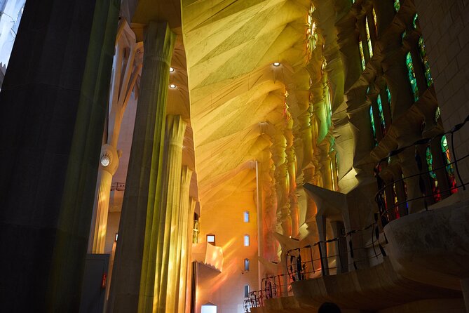 Barcelona: Sagrada Familia Guided English Tour Skip The Line - Key points at a glance