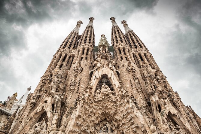 Barcelona: Sagrada Familia Guided Tour with Fast Track Access - Is $50.79 a fair price?